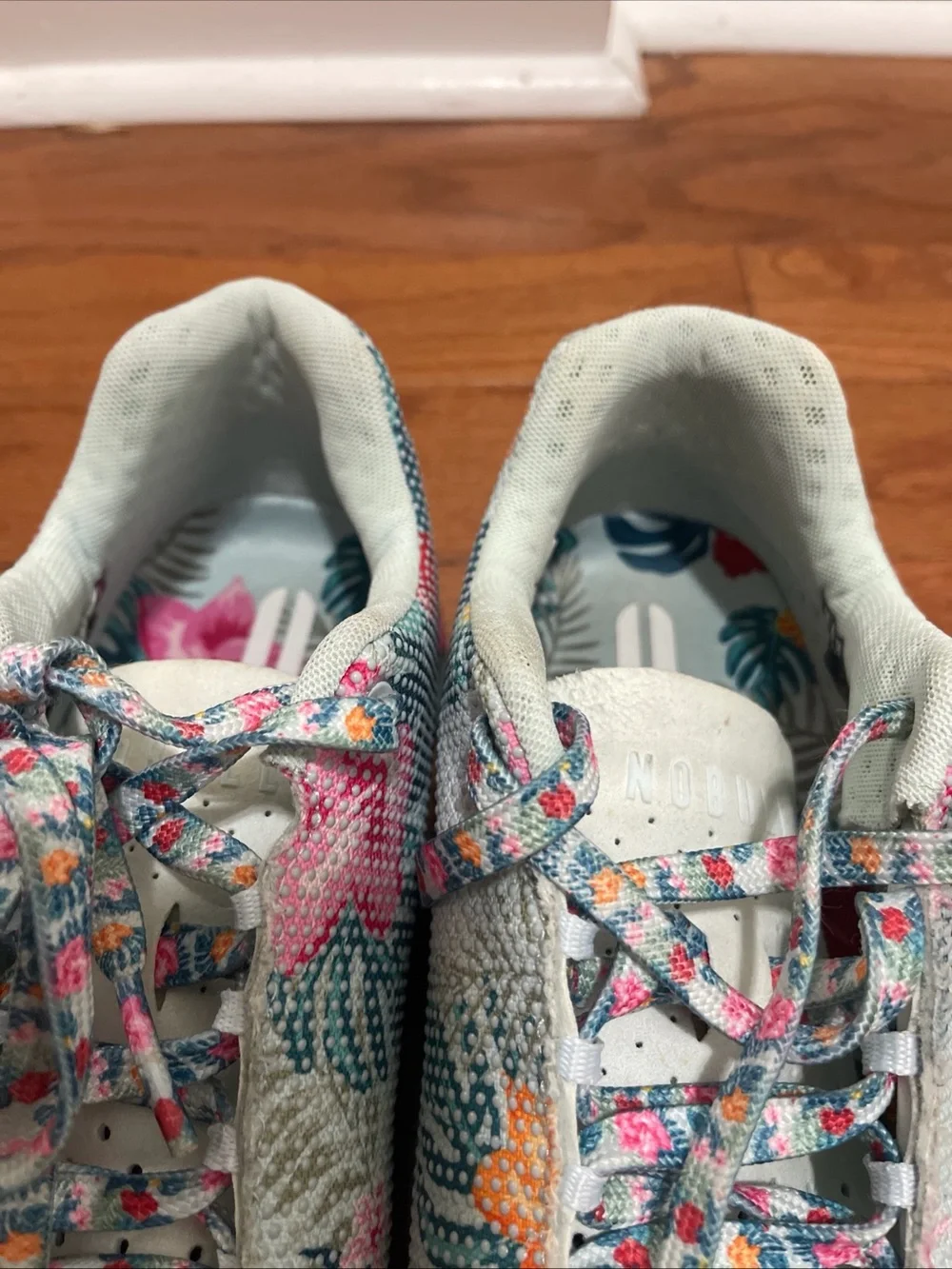 NOBULL Outwork Edge training sneakers in the Tropical Sky Women’s Sz 12 Floral